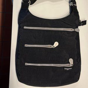 Bag, Baggallini Cross Body, New, Black